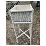 White wicker plant stand 30ï¿½ T