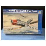Mikoyan-Gurevich MiG-15 bid Fagot-B model kit NEW