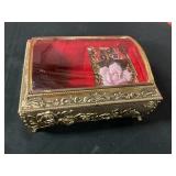 Vintage trinket box musical