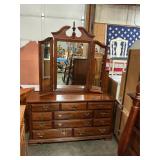 Broyhill 11 Drawer Dresser w mirror