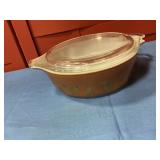 Pyrex 1 pint covered casserole dish