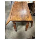 Oak drop leaf table needs repair 42'x 38'