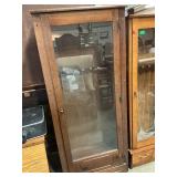 Gun cabinet Holds 8 guns