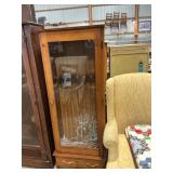 Gun Cabinet holds 6guns w/ bottom drawer