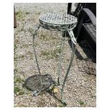 Metal plant stand