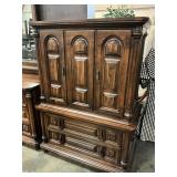 Armoire w/drawers Matches 157