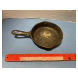 Cast iron skillet