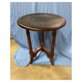 Side table 18ï¿½round top 24ï¿½tall