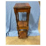 Wooden Plant Stand 32ï¿½ tall