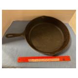 Cast iron #10 skillet