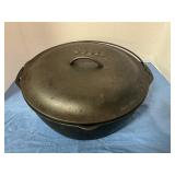 Lodge cast iron Dutch oven