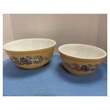 2 Pyrex mixing bowls Homestead pattern