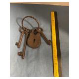 Cast iron keys w/ lock