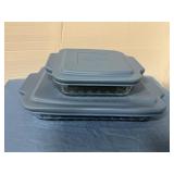 2 Anchor Hocking casserole dishes with lids