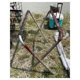 Spray paint stand