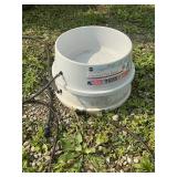 Heated pet bowls