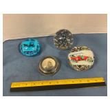 Decorative paper weights