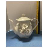 Teapot with 3D Roses