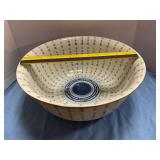 Porcelain serving bowl