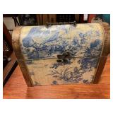 Arched storage chest