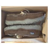 REDHEAD SUEDE MOC SLIPPERS SIZE 12