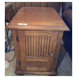 PR OF OAK END TABLES PR OF OAK END TABLES