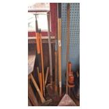GROUP OF YARD TOOLS AND POWER HEDGE TRIMMER GROUP OF YARD TOOLS AND POWER HEDGE TRIMMER