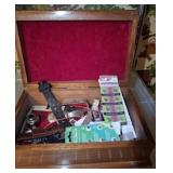 JEWELRY BOX AND CONTENTS JEWELRY BOX AND CONTENTS
