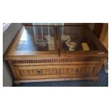 CURIO STYLE COFFEE TABLE *CONTENTS NOT INCLUDED CURIO STYLE COFFEE TABLE *CONTENTS NOT INCLUDED