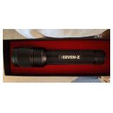 770 LUMENS FLASHLIGHT 770 LUMENS FLASHLIGHT