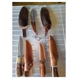5 PC LEATHER SHEATHED HUNTING KNIVES 5 PC LEATHER SHEATHED HUNTING KNIVES