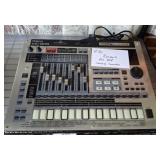 ROLAND MC-808 SAMPLING GROOVE BOX ROLAND MC-808 SAMPLING GROOVE BOX