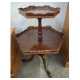 2 TIER HEXAGONAL VINTAGE TABLE