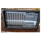 PEAVEY XR684 MIXER