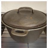 CAST IRON DUTCH OVEN