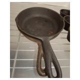 CAST IRON FRYING PANS