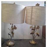 2 LEAF THEMED TABLE LAMPS