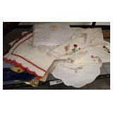 ASSORTED DECORATIVE NAPKINS