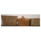 PICNIC BASKET AND DECORATIVE BASKETS
