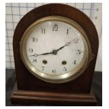 SETH THOMAS MANTLE CLOCK 8 IN