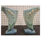 ROSEVILLE POTTERY VASES PAIR 9IN