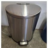 STAINLESS HANDS FREE TRASH CAN