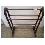 WOODEN QUILT RACK