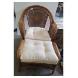 WICKER/RATTAN CHAIR W/ OTTOMAN