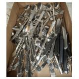 ASSORTED FLATWARE AND STEAK KNIVES