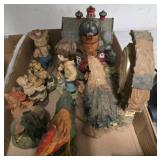 Farm Animal Figurines with Barn Scene and Clock sh