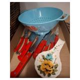 Kitchen Set with Knives, Colander, and Spoon Rest