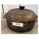 Cast ï¿½Dutch Oven with Lid