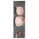 Block Sweet Pea Plates with Wall Rack