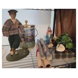 Golf-Themed Collectibles and Figurines Assortment